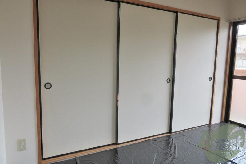 収納　とても大きな押し入れ収納です、中も広そうですね