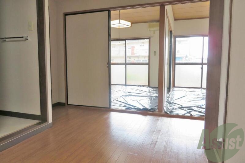 居室・リビング　南向きの明るいお部屋で解放感もございます