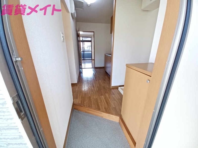 玄関　同物件別室写真