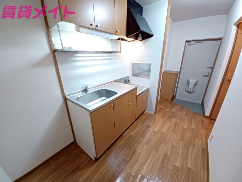 キッチン　同物件別室写真