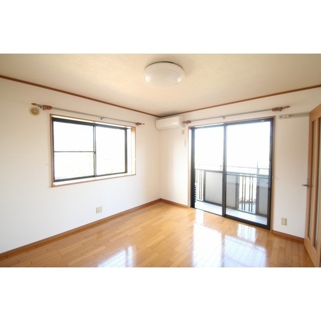 居室・リビング　角部屋・２面採光