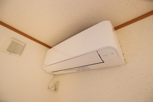 その他設備　これからの季節の必需品、エアコン１基付き。