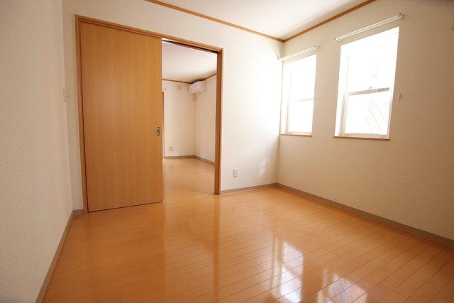 その他部屋・スペース　２面彩光が取れる洋室