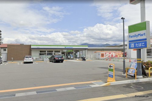 コンビニ　ファミリーマート 長野東通り店（コンビニ）まで658m