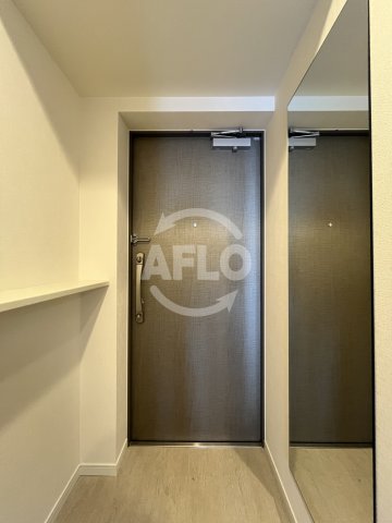 玄関　スプランディッド十三本町　玄関