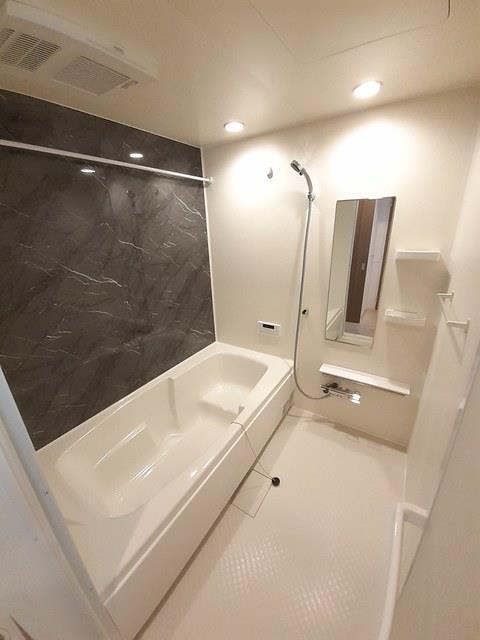 バス・シャワールーム　追焚・浴室乾燥機付き