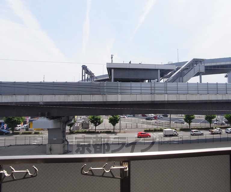 眺望　大道路からは少し離れていて日当りもよいですよ。