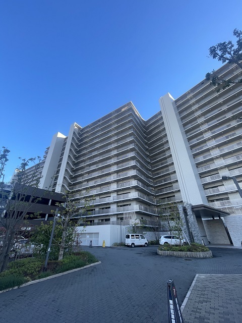 建物外観　オートロック、エレベーター付き☆