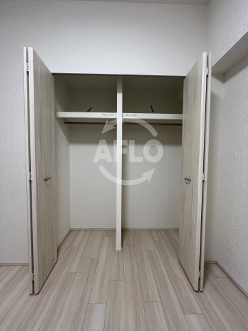 収納　プレジオ江坂ROUGE　クローゼット