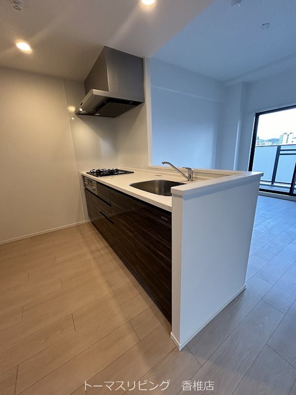 キッチン　※別号室の参考写真になります。
