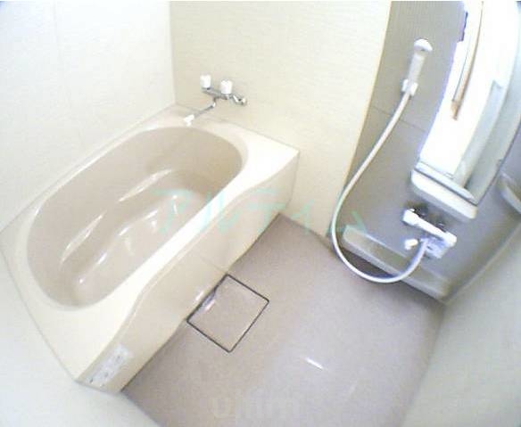 バス・シャワールーム　※別タイプのお部屋の画像です。ご参考までに