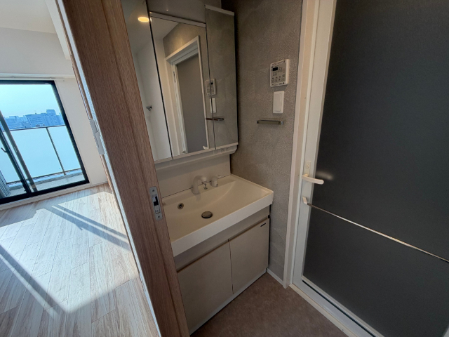 洗面設備　１５０３号室の写真になります。