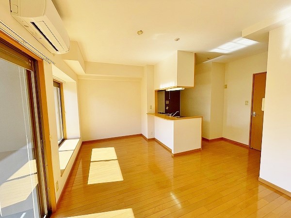 居室・リビング　★LDK11.7帖★(クロス現状優先)