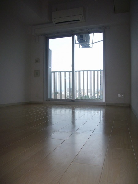 居室・リビング　反転タイプです