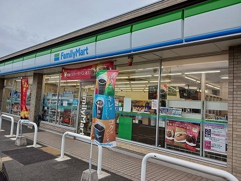 コンビニ　ファミリーマート加古川長田店（コンビニ）まで750m