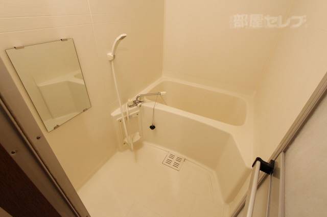 バス・シャワールーム　※１０５号室内装写真参照
