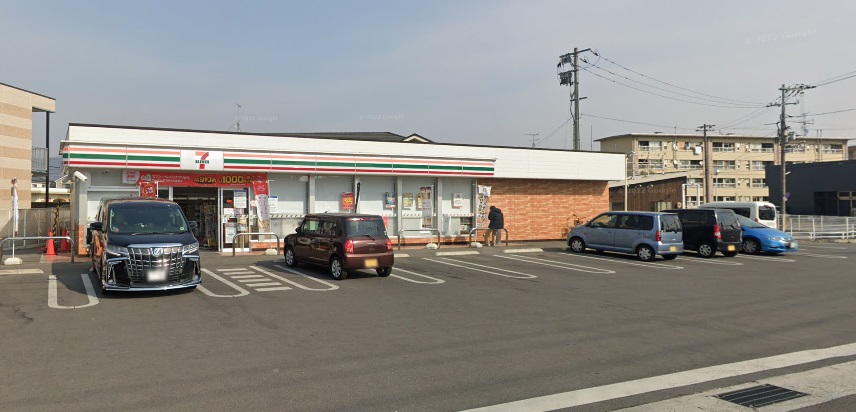 コンビニ　セブンイレブン 東岡山店（コンビニ）まで481m