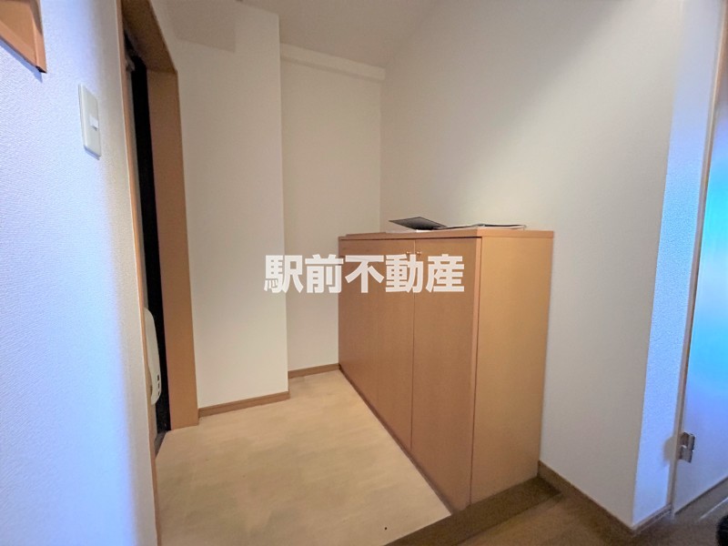 玄関　靴箱付です。