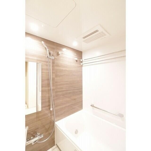 バス・シャワールーム　ゆったり過ごせるお風呂です