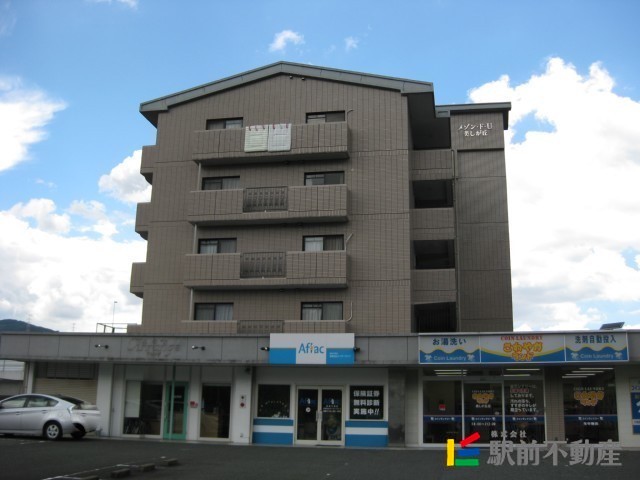 建物外観　５階建ての物件です