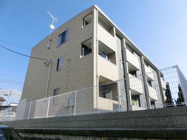建物外観　南西向きで日当たり良好です。