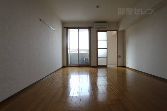 居室・リビング　反転タイプの写真です