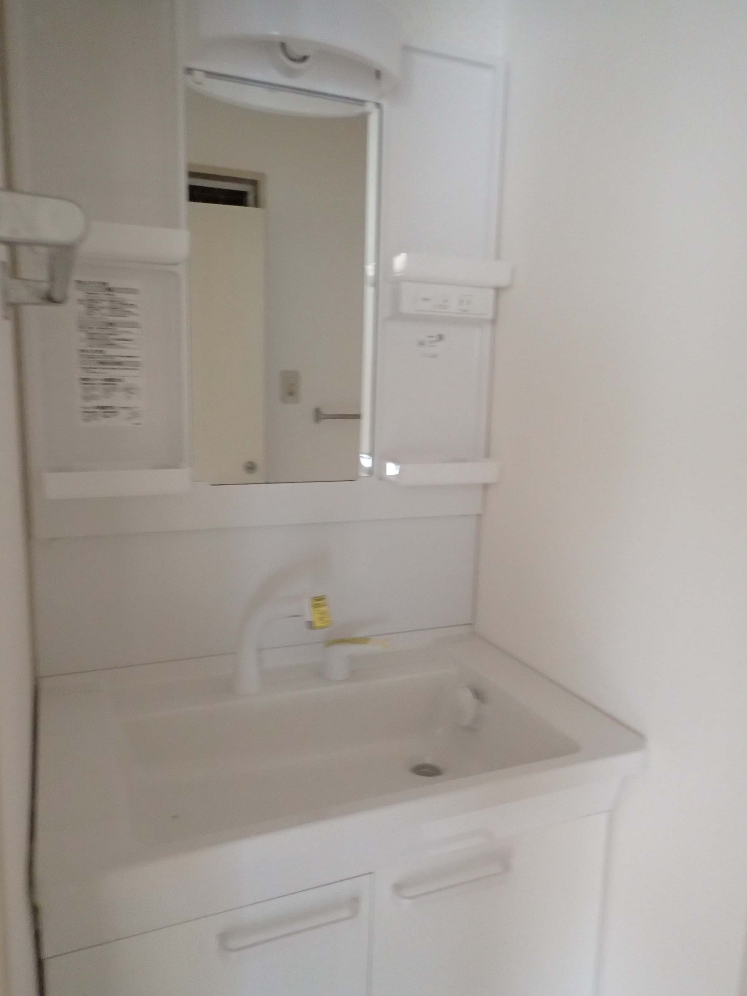 洗面設備　新品の洗面化粧台