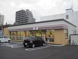 コンビニ　セブンイレブン札幌南19条西12丁目店（コンビニ）まで381m