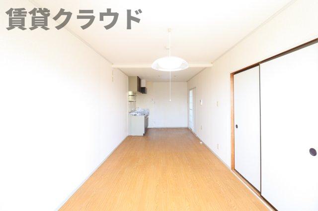 居室・リビング　ゆったり過ごせる居間です