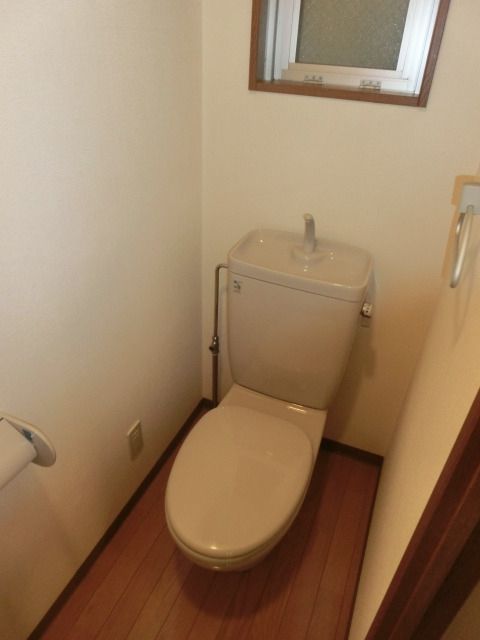 トイレ　換気窓のあるトイレ