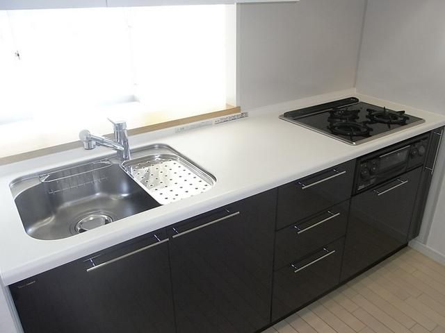 キッチン　3口ガスシステムキッチン