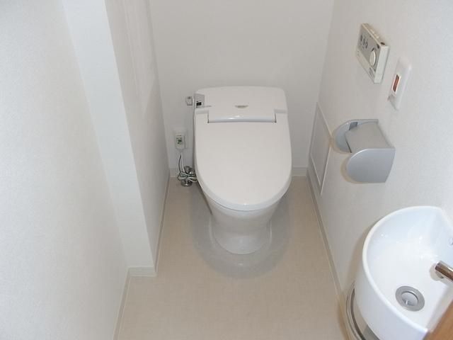 トイレ　ウォシュレット付きトイレ