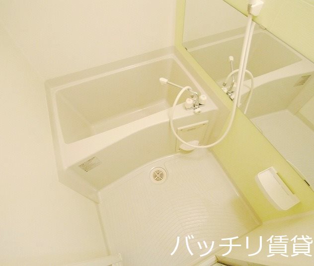 バス・シャワールーム　※室内写真等は同型タイプの為、現状優先となります。