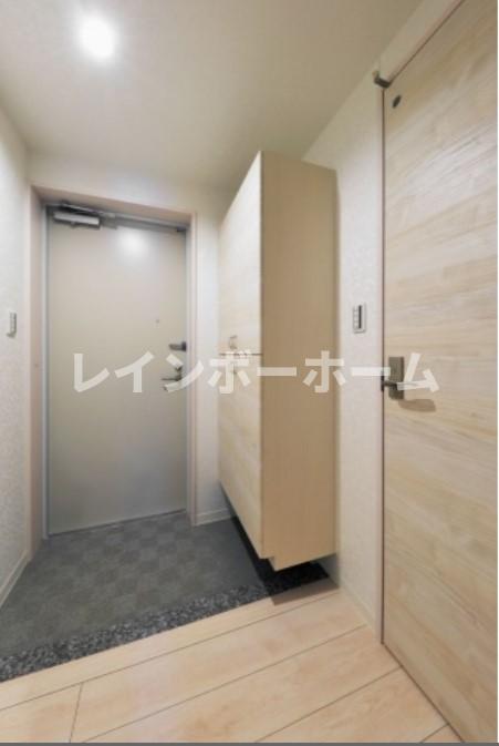 玄関　収納もある玄関です