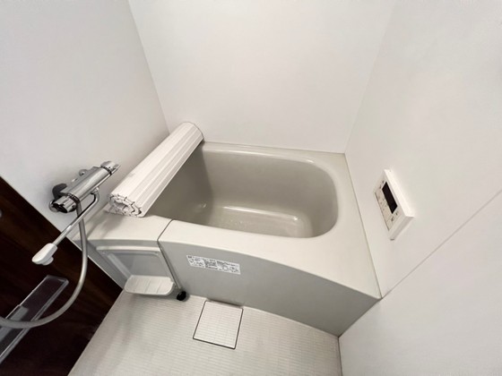 バス・シャワールーム　※別部屋の写真です