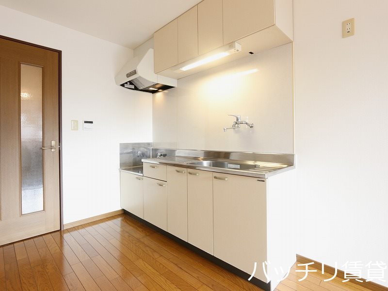 キッチン　別号室の画像。現況優先