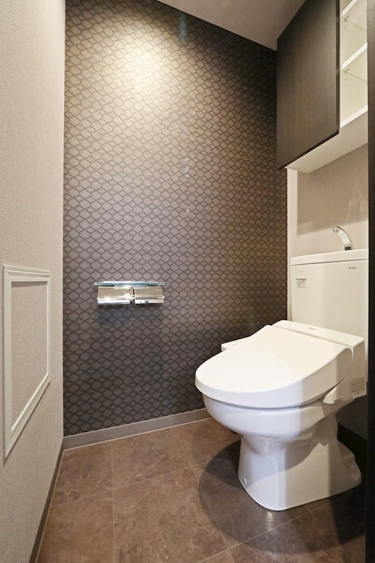 トイレ　温水洗浄便座