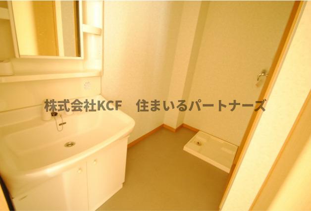 洗面設備　ゆったりとスペースのある洗面所