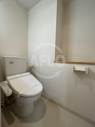 トイレ　フォレステージュ北堀江　温水洗浄便座