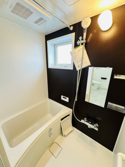 バス・シャワールーム　※別部屋の写真です