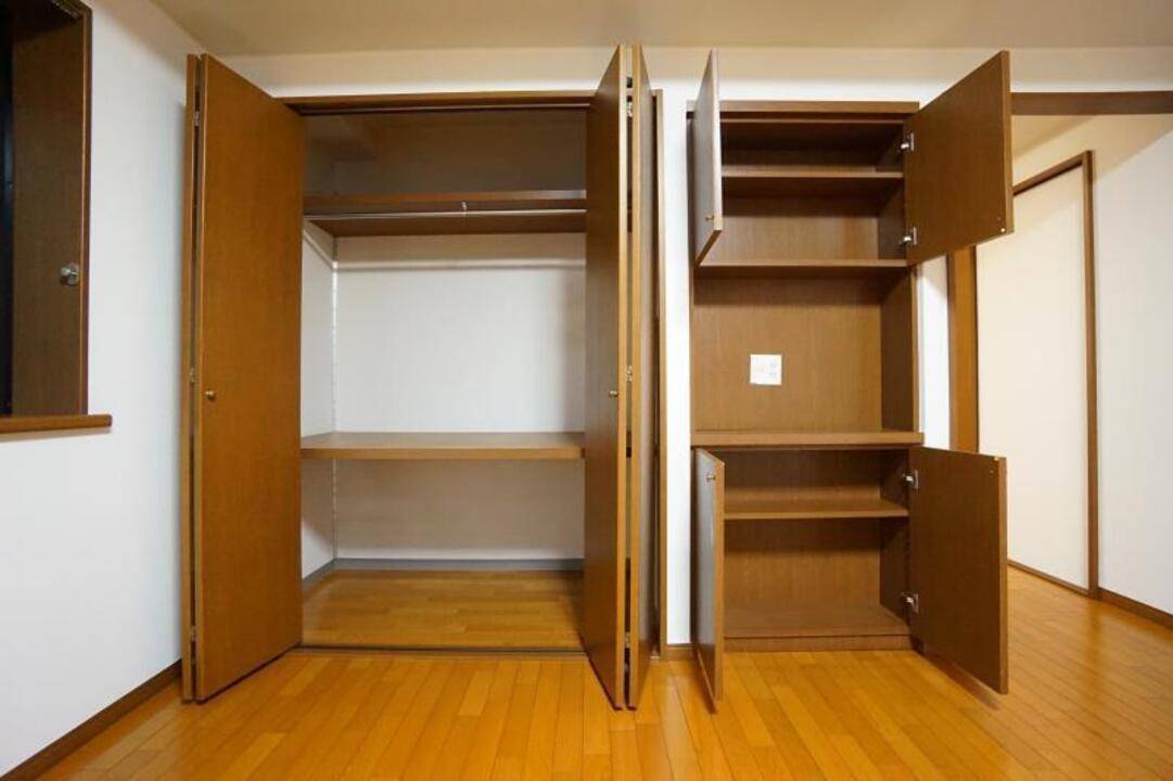 収納　押入れ