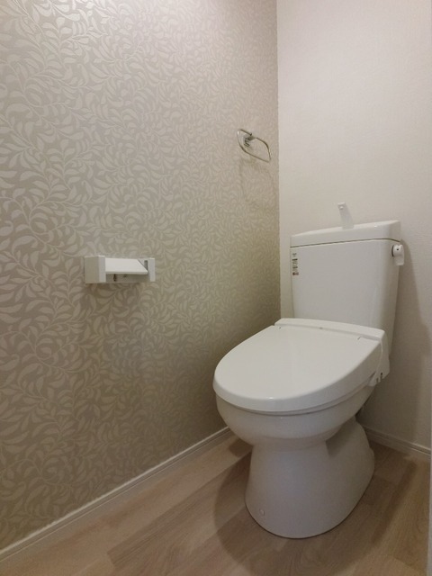 トイレ　温水洗浄便座付