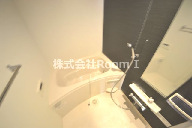 バス・シャワールーム　落ち着いた空間のお風呂です