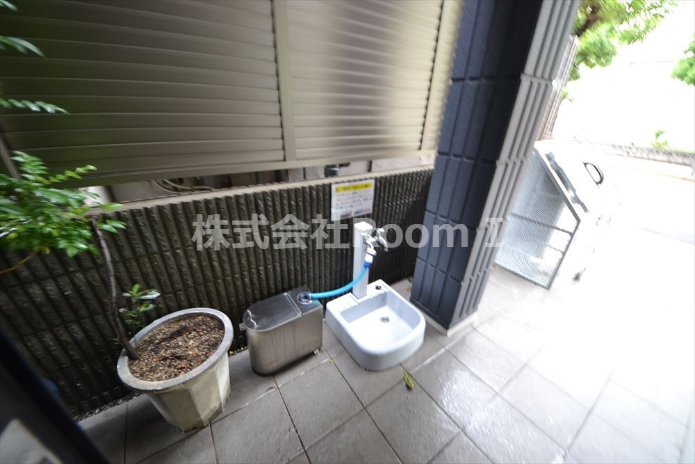 ロビー　ペット足洗い場