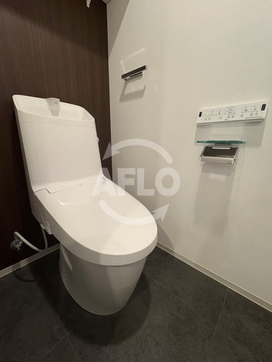 トイレ　コンフォリア・リヴ谷町四丁目　トイレ