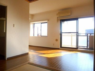 居室・リビング　角部屋・2面採光