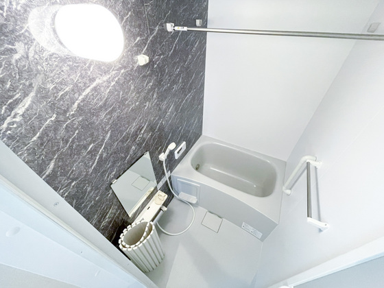 バス・シャワールーム　※別部屋の写真です