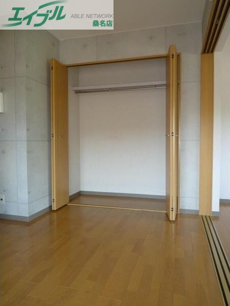 収納　同型参考写真