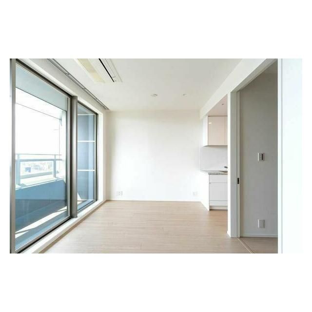 居室・リビング　他部屋参考写真です。