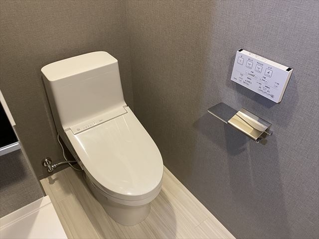 トイレ　トイレ